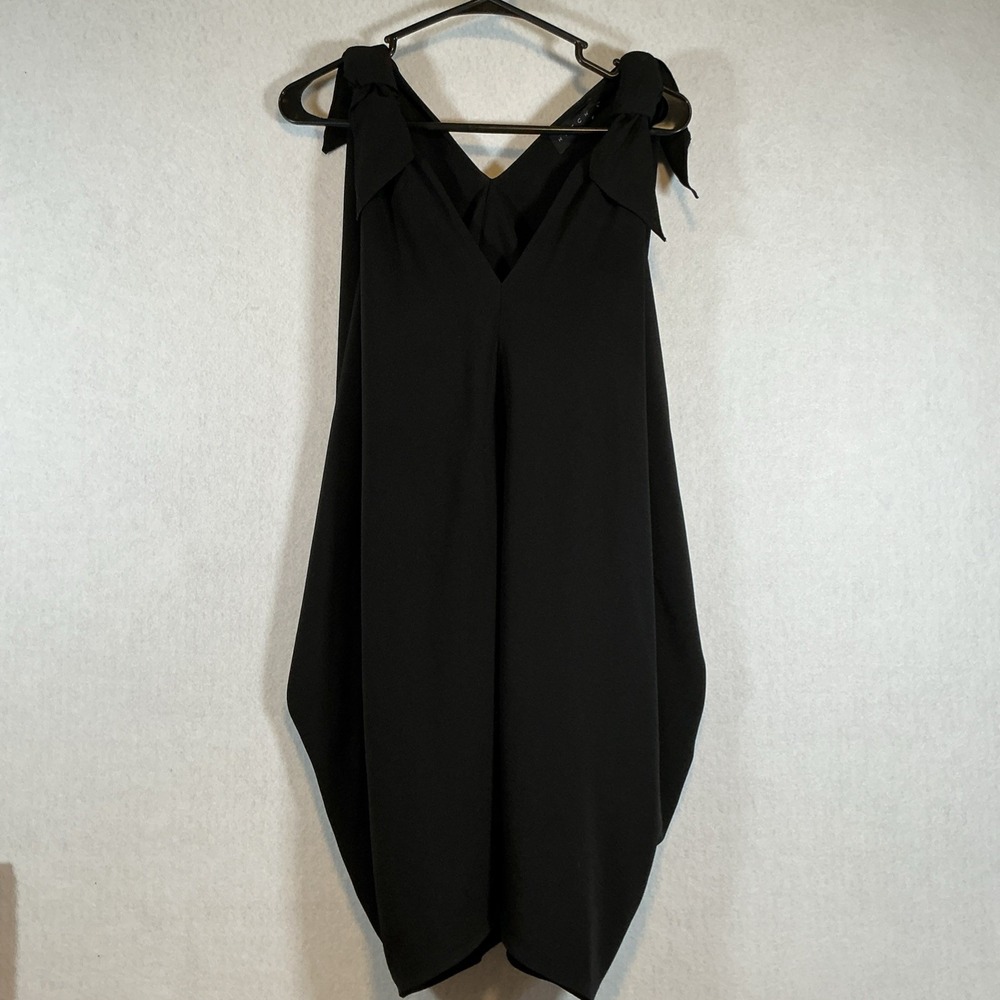 Hatch Black Vneck Sleeveless Shift Mini Slash-Tie Closure at Side‎ Dress P